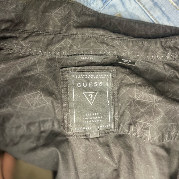 Guess Geometric Patterned Button-Up Shirt - Picture 7 of 7